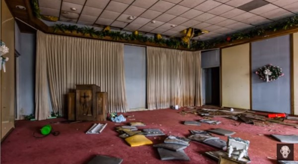 This Abandoned Funeral Home In Alabama Will Chill You To The Bone