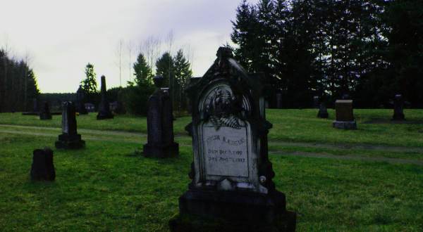 8 Disturbing Cemeteries In Washington That Will Give You Goosebumps