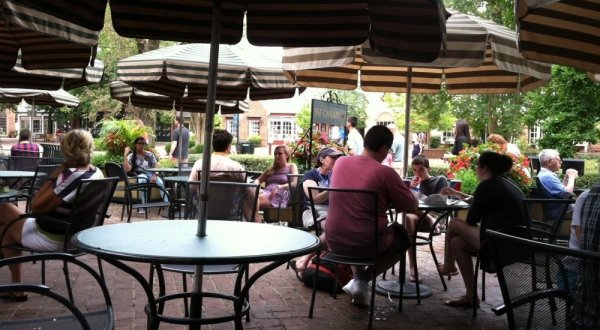 Try These 10 Virginia Restaurants For A Magical Outdoor Dining Experience