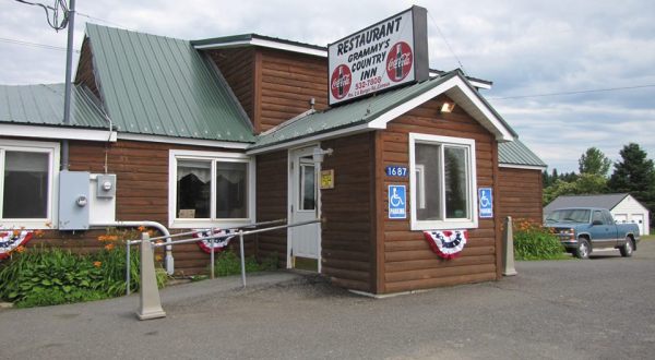 7 Of The Very Best Hole-In-The-Wall Restaurants In Maine