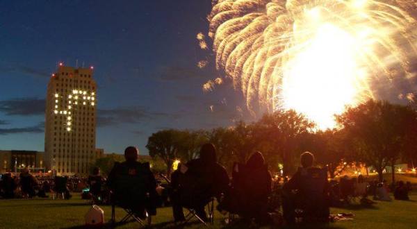 These Fireworks Displays in North Dakota Will Drop Your Jaw