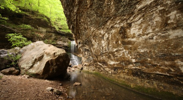 This One Easy Hike In Arkansas Will Lead You Someplace Unforgettable