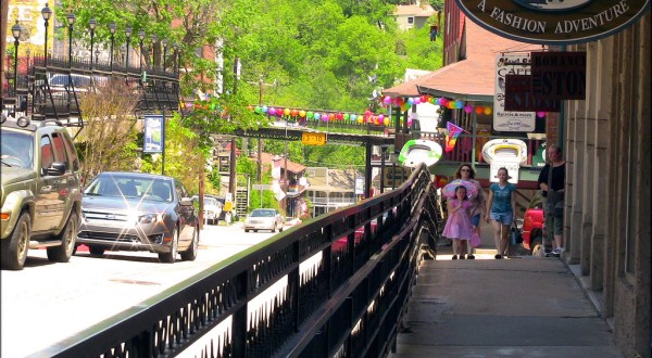 This Charming Town In Arkansas Is Perfect For A Summer Day Trip