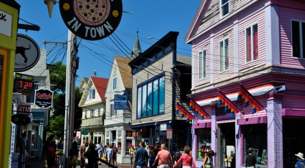 This Charming Town In Massachusetts Is Perfect For A Summer Day Trip