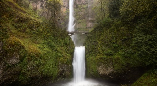 8 Unbelievable Oregon Waterfalls Hiding In Plain Sight… No Hiking Required