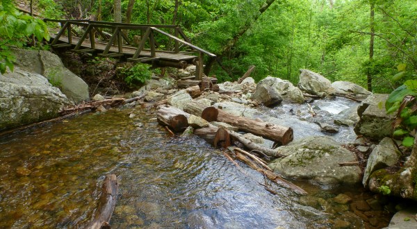 This One Easy Hike In Virginia Will Lead You Someplace Unforgettable
