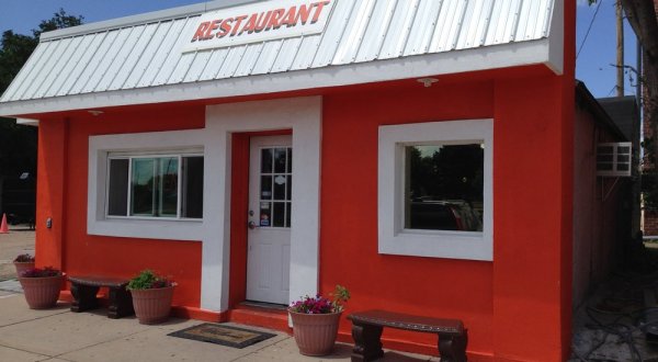 16 ‘Hole In The Wall’ Restaurants In Nebraska That Will Blow Your Taste Buds Away