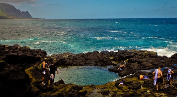 This Beautiful But Deadly Swimming Hole In Hawaii Is Not For The Faint Of Heart