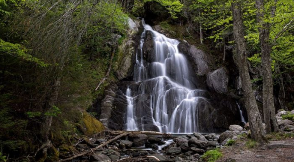 This One Easy Hike In Vermont Will Lead You Someplace Unforgettable