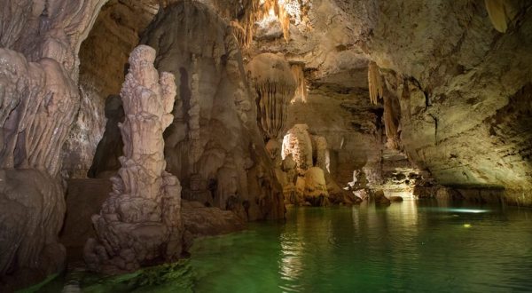 There’s Something Incredibly Rare Happening In This Texas Cave…And You’ll Want To See It