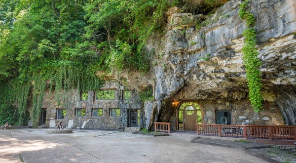 We Dare You To Stay In This Arkansas Cave And Not Absolutely Love It