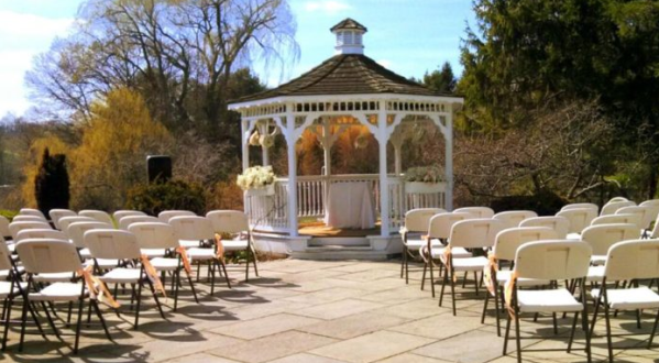 10 Epic Spots To Get Married In Connecticut That’ll Blow Guests Away
