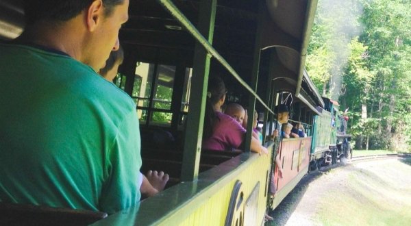 This Epic Train Ride In North Carolina Will Give You An Unforgettable Experience