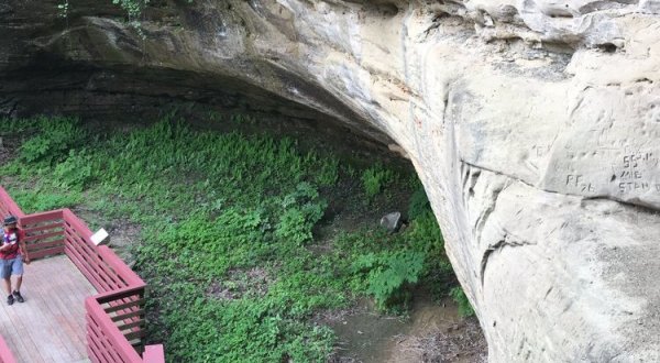 Hiking To This Aboveground Cave In Nebraska Will Give You An Unforgettable Experience