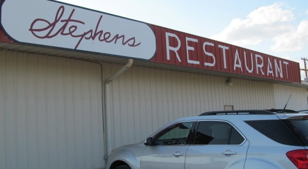 12 Mom & Pop Restaurants In Kansas That Serve Home Cooked Meals To Die For