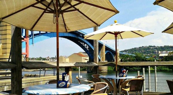 10 Incredible Waterfront Restaurants Everyone In Pittsburgh Must Visit