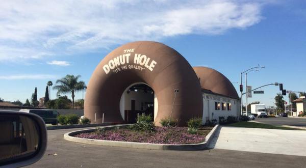 These 7 Mom & Pop Drive-Thru Restaurants In Southern California Will Make Your Summer Epic