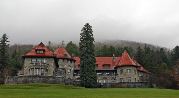 These 13 Terrifying Places In Vermont Will Haunt Your Dreams Tonight