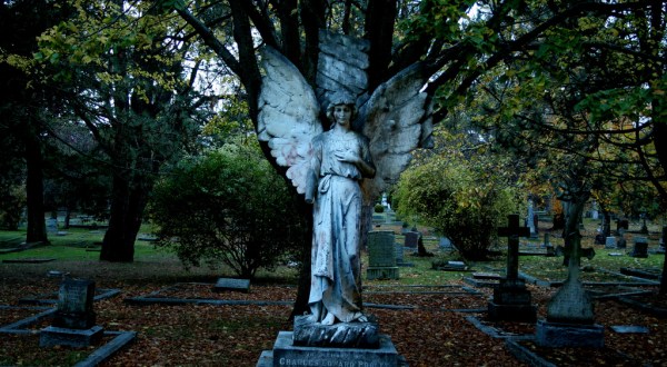 This Haunted Cemetery Near Nashville Is Not For the Faint of Heart