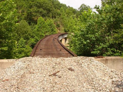 You’ve Never Experienced Anything Like This Epic Abandoned Railroad Hike In Kentucky