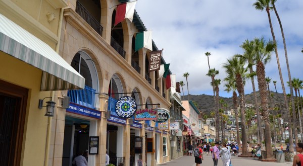 These 8 Southern California Beach Towns Are The Perfect Summertime Destinations