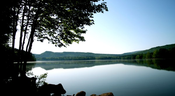 This Little Known Lake In Arkansas Will Be Your New Favorite Destination