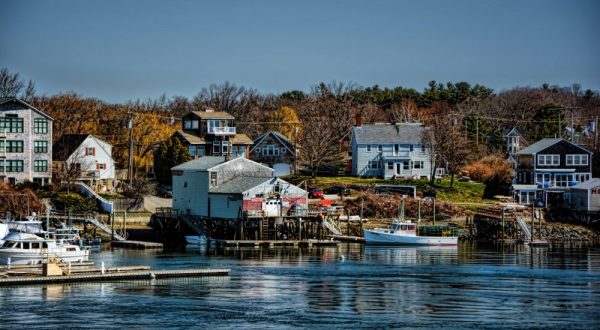 15 Slow-Paced Places That Are Peak Small Town Maine