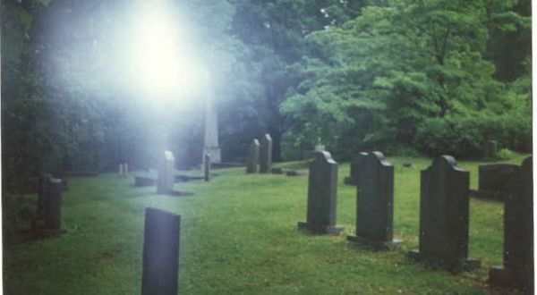 These 7 Haunted Cemeteries In Virginia Are Not For the Faint of Heart