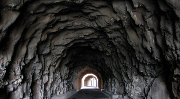 Most People Have No Idea This Unique Tunnel In Oregon Exists