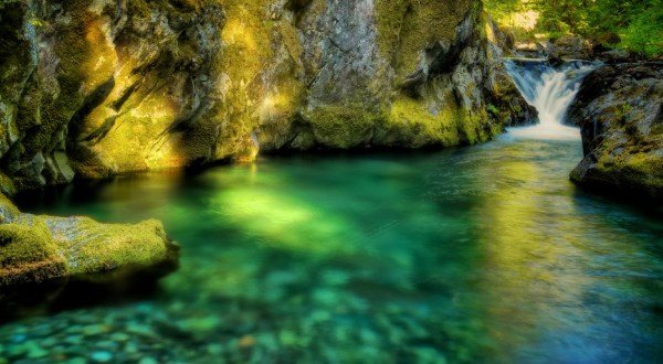 These 11 Swimming Spots Have The Clearest, Most Pristine Water In Oregon