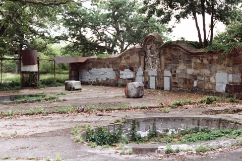 The Remnants Of This Abandoned Zoo In Massachusetts Are Hauntingly Beautiful