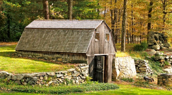 You Will Fall In Love With These 15 Beautiful Old Barns In Connecticut