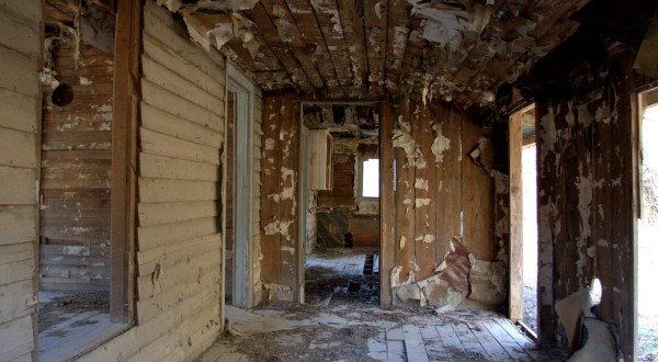 What’s Left Of This Arkansas Ghost Town Will Send Shivers Down Your Spine