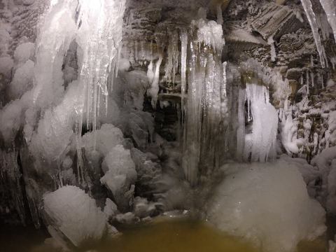 The Natural Phenomenon Inside This Cave In Pennsylvania Will Baffle You