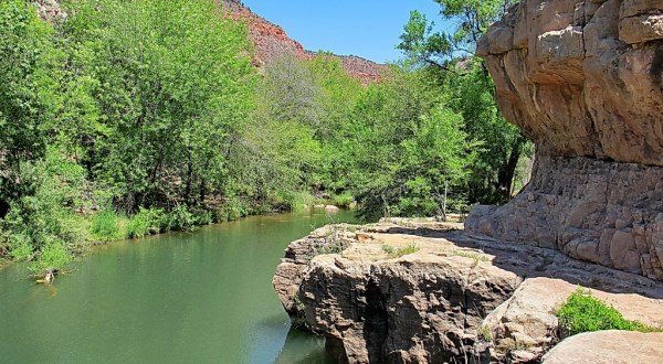 Everyone In Arizona Must Visit This Epic Natural Spring As Soon As Possible