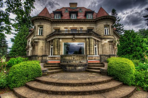 10 Truly Terrifying Ghost Stories That Prove Portland Is The Most Haunted City In Oregon