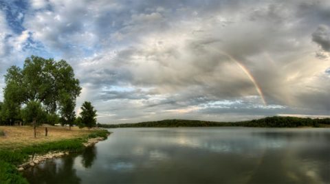 These 10 Gorgeous Waterfront Trails In Kansas Are Perfect For A Summer Day