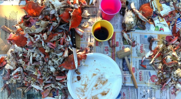 13 Undeniable Things That ALWAYS Happen At A Maryland Crab Feast