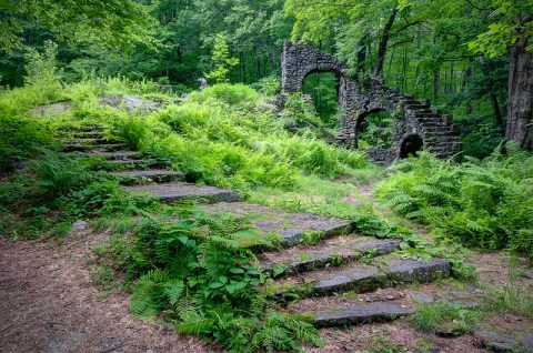 Nature Is Reclaiming This One Abandoned New Hampshire Spot And It's Actually Amazing