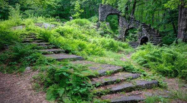 Nature Is Reclaiming This One Abandoned New Hampshire Spot And It’s Actually Amazing