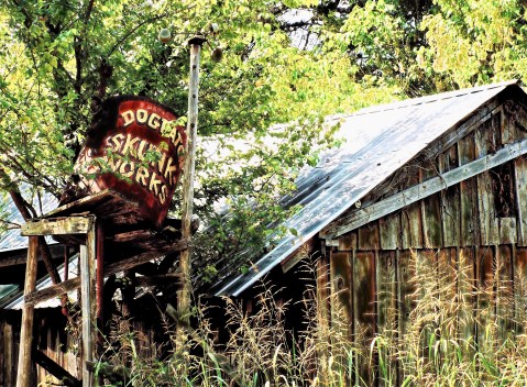 You Won't Believe This Abandoned Hillbilly Theme Park Is Hiding In The Hills Of Arkansas