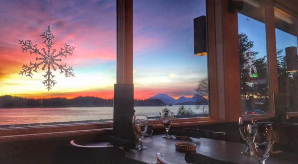 Here Are The 14 Most Romantic Restaurants In Alaska And You’re Going To Love Them