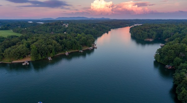 An Aerial Photographer Captured This Popular Lake In Virginia From A Whole New Angle