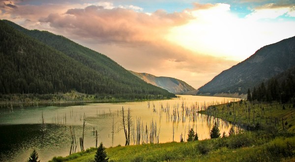 You Haven’t Lived Until You’ve Experienced This One Incredible Lake In Montana