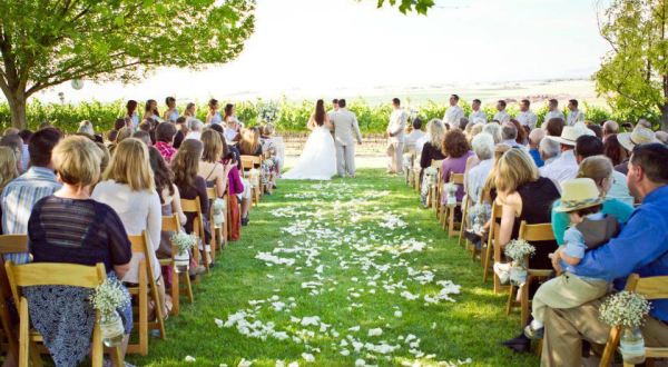 9 Epic Spots To Get Married In Idaho That’ll Blow Guests Away