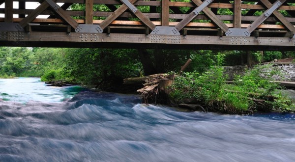 These 10 Charming Illinois Towns Have The Best River Walks