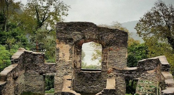 The Remnants Of This Abandoned Church in West Virginia Are Hauntingly Beautiful