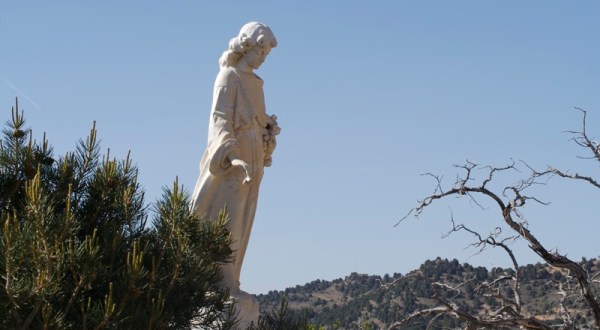 These 5 Haunted Cemeteries In Nevada Are Not For The Faint Of Heart