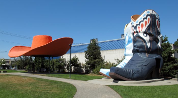 10 Bizarre Roadside Attractions In Washington That Are Fascinatingly Weird