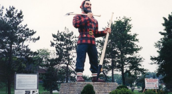 16 Bizarre Roadside Attractions In Maine That Will Make You Do A Double Take